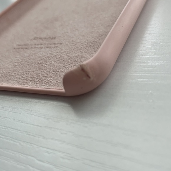 Blush pink apple silicone case - Picture 4 of 4